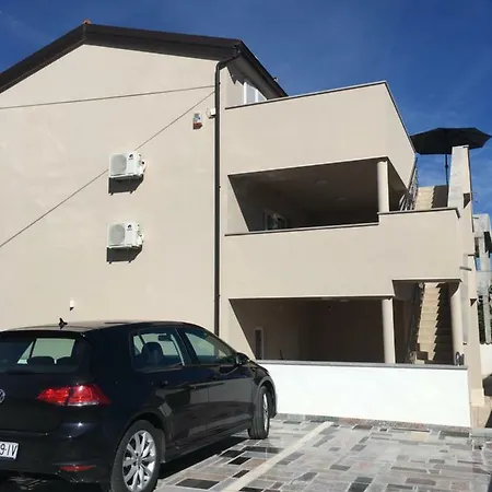 Apartment Luxury Vucinic